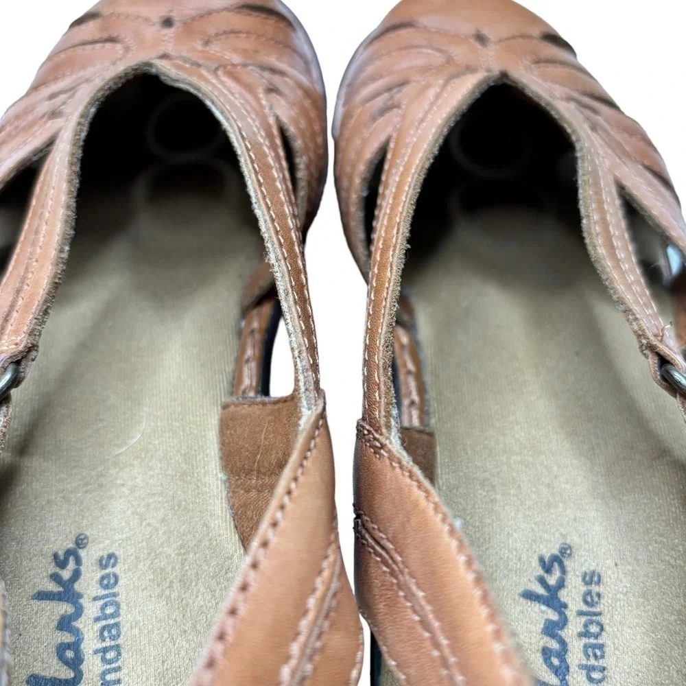Clarks Bendables Size 7 Wide Slingback Adjustable Sandals Comfort Shoes